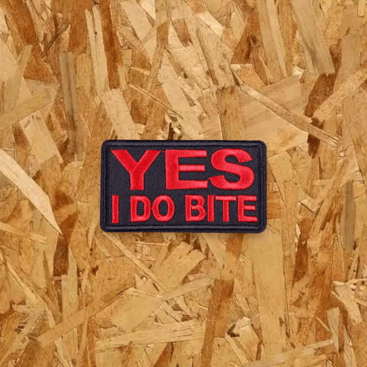 Pegat brodat amb velcro de YES I DO BITE (si, mossego)